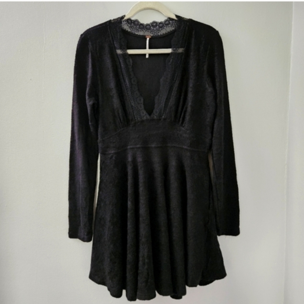 Free People Black Lace Long Sleeve All Yours Mini Dress Size Medium - Picture 3 of 6